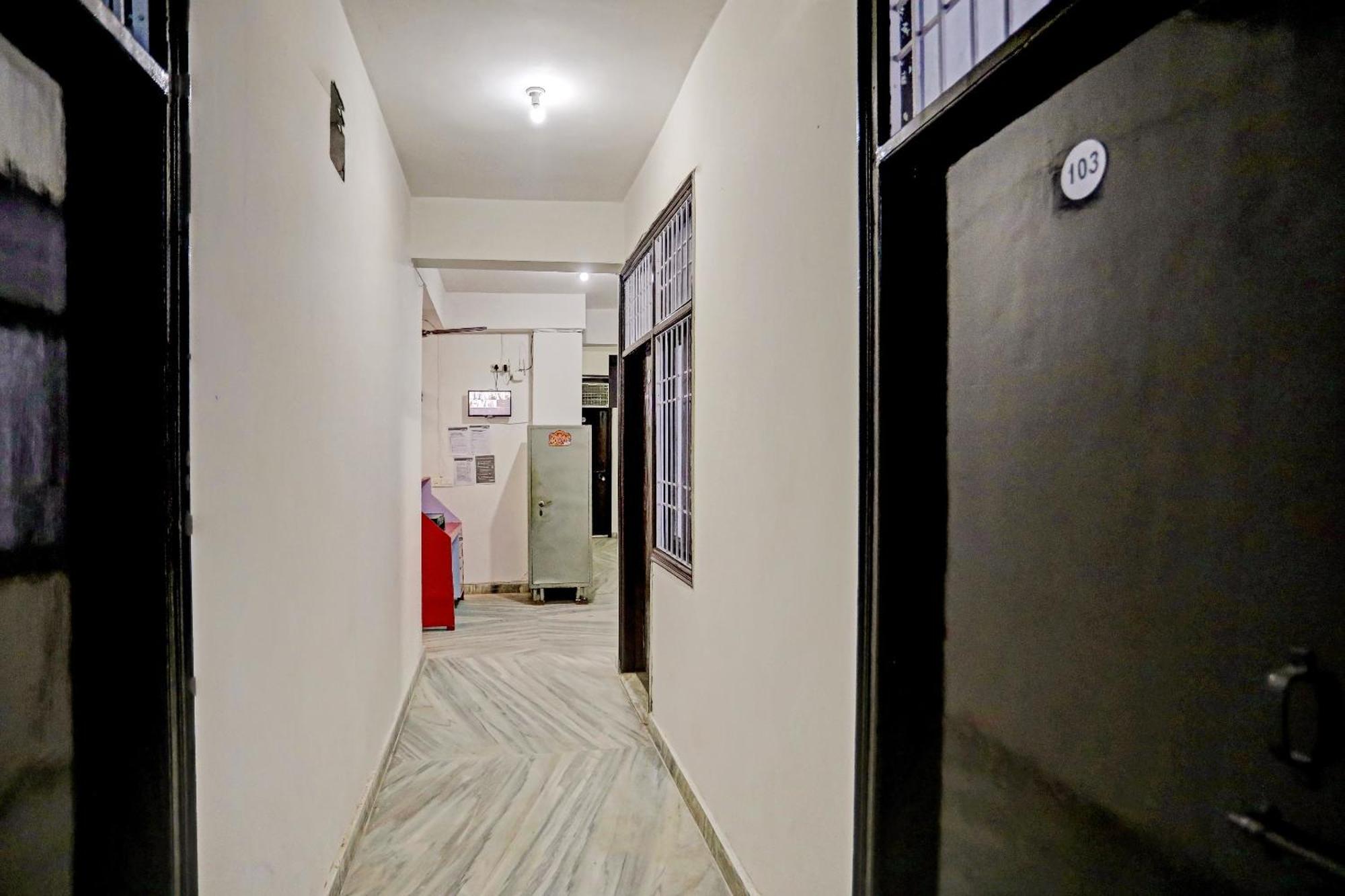 Spot On Raj Hotel Vip Near Worlds Of Wonder Kālkāji Devi Exterior foto