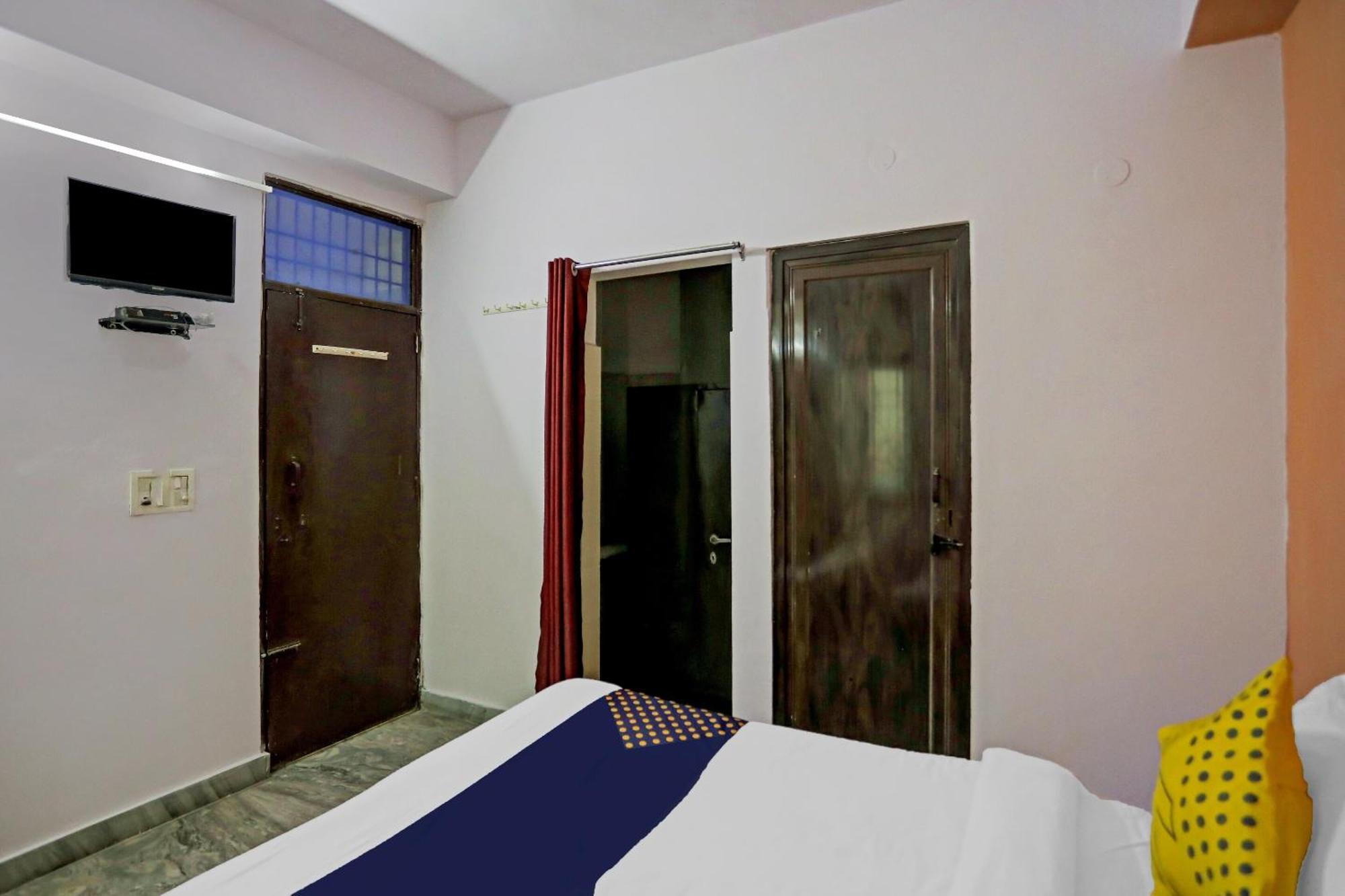 Spot On Raj Hotel Vip Near Worlds Of Wonder Kālkāji Devi Exterior foto